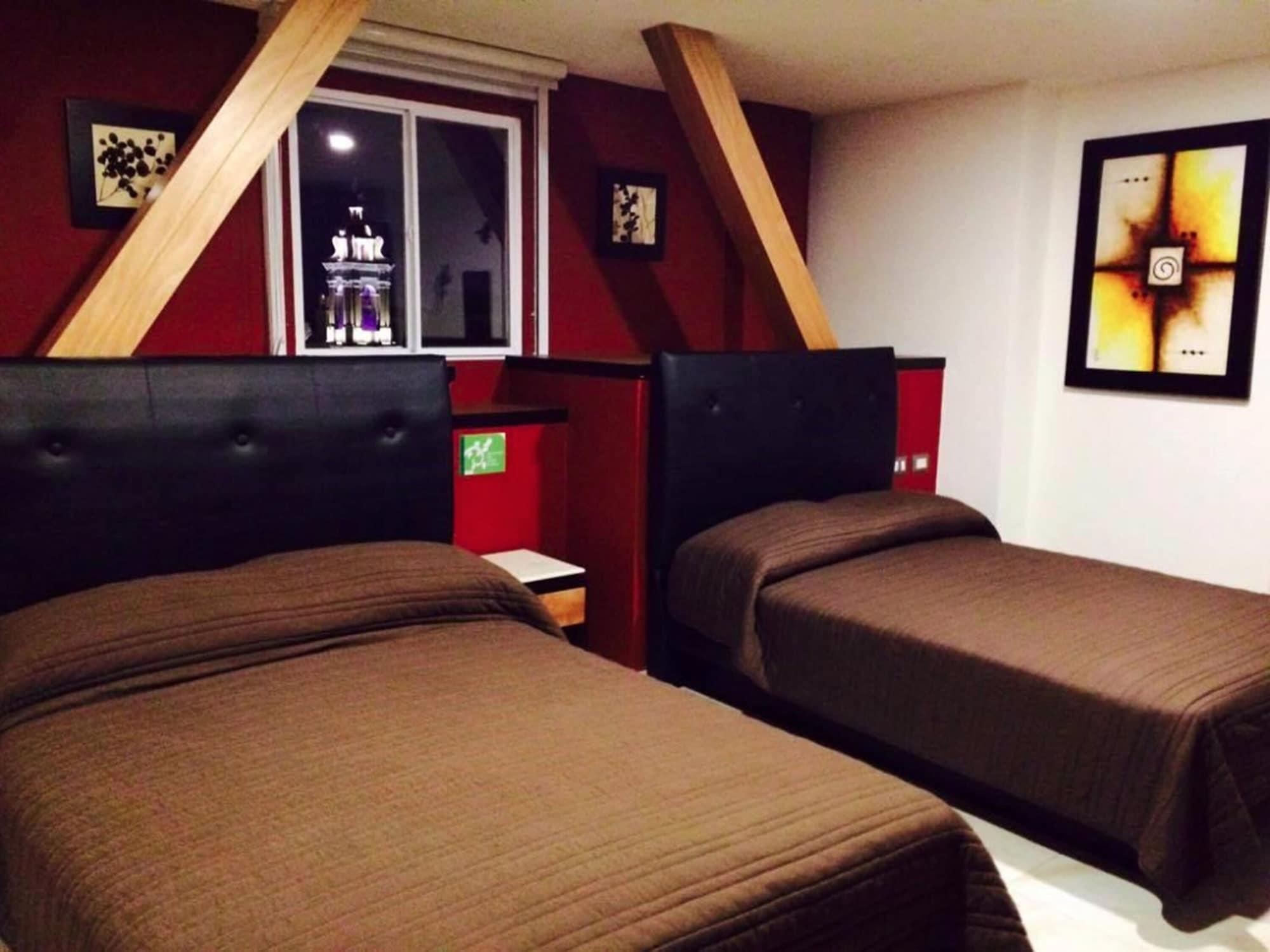 Hotel Leones Пуебла Екстериор снимка